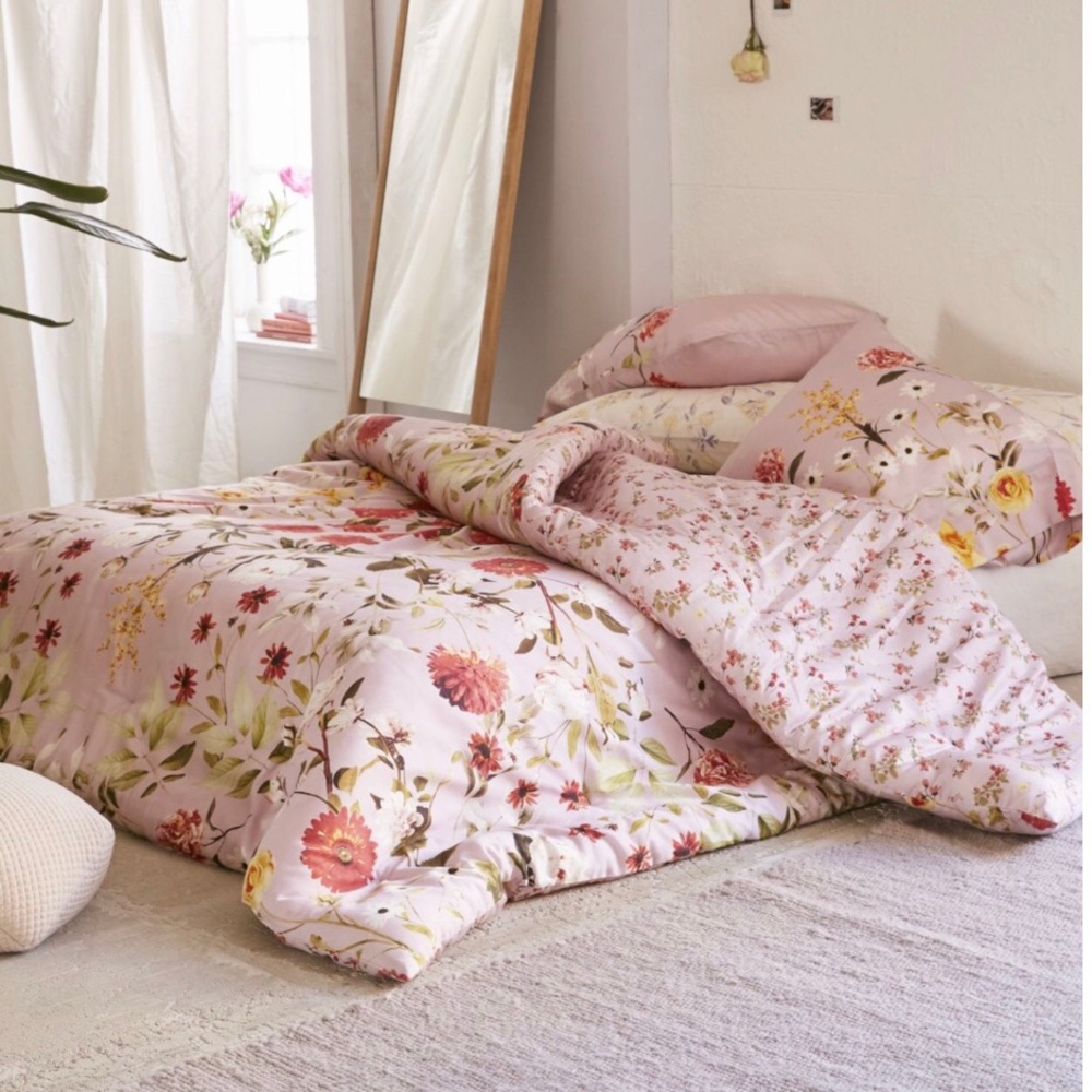 queen sized urban outfitters duvet comforter